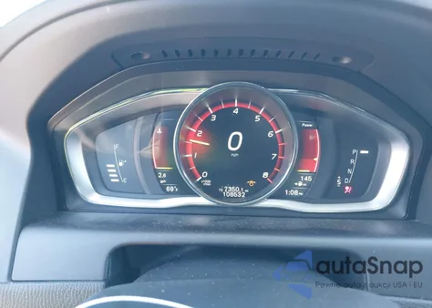 2016 Volvo Xc60 T6 Platinum z USA, uszkodzony, nr VIN YV4902RM3G2792925